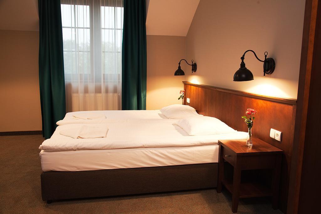 Hotel Biesiada Bogucin  Bagian luar foto